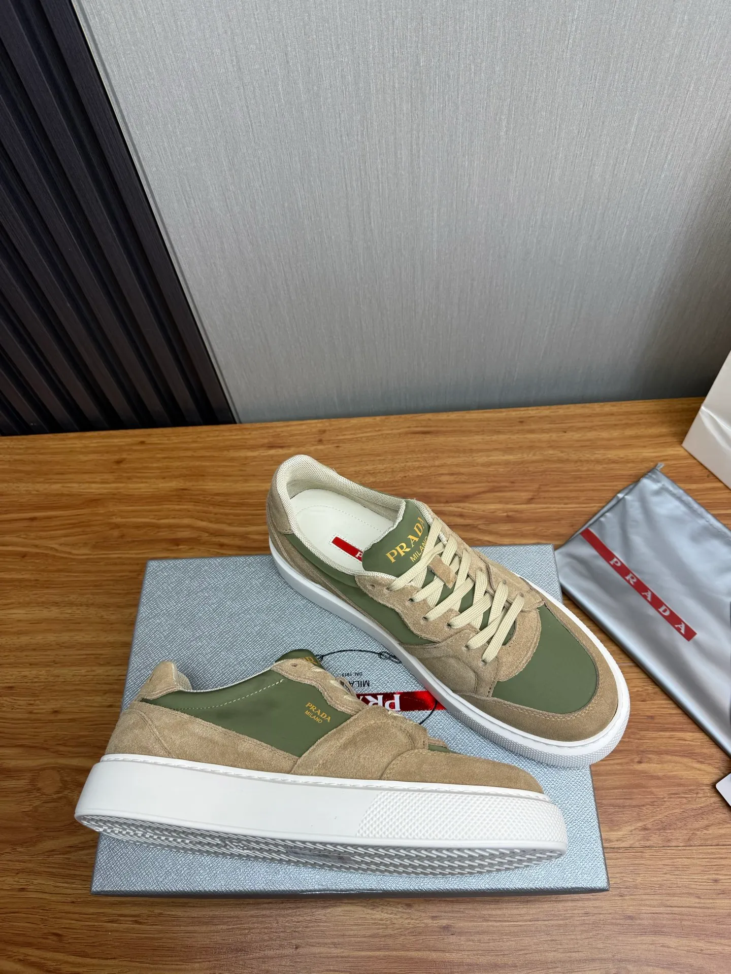 Factory price 560💰 [PRADA] Men’s shoes are popular in the counter, official website is synchronized, 1 high-quality shipment ✔️Original cowhide + cowhide lining, 1🆚1 replica, original sole, 38-45 (45 customized, non-refundable)